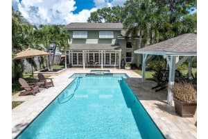 9800 BAY STREET, SEMINOLE, FL 33776 Sold 11/08/24