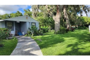 9413 RIPLEY ROAD, THONOTOSASSA, FL 33592 Sold 05/07/25