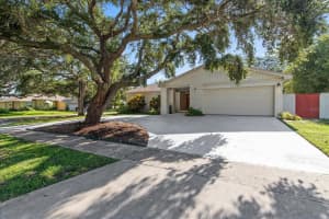 2692 COLONY DRIVE, DUNEDIN, FL 34698 Sold 10/28/24