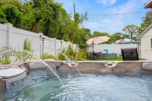 1050 PARKVIEW LANE, LARGO, FL 33770 Sold 11/08/24