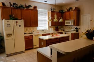 100 Bradwick Cir, DeBary, FL 32713, Sold 04/25/18