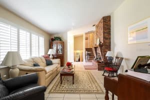 2 Nottingham Dr, Ormond Beach, FL 32174, Sold 04/11/22