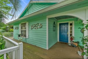 2 Walnut Ct, Ormond Beach, FL 32174, Sold 06/30/22