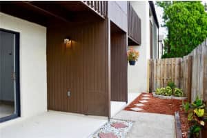 1301 WINDSOR DR #1301, KISSIMMEE, FL 34741 Sold 08/19/22