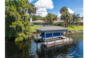 1984 QUAIL HOLLOW DR, DELAND, FL 32720 Sold 11/28/22