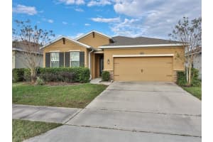 725 E VICTORIA TRAILS BLVD, DELAND, FL 32724 Sold 02/27/23