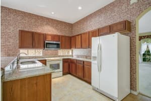 2 SPRING GLEN DRIVE, DEBARY, FL 32713 Sold 05/05/23
