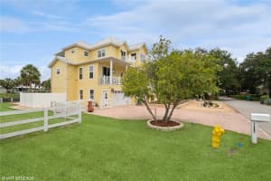 11885 BAYSHORE DRIVE, CRYSTAL RIVER, FL 34429 Sold 10/10/25