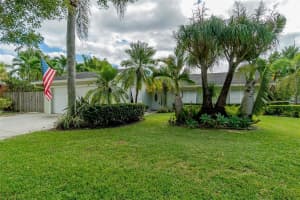 162 MARTIN CIRCLE, ROYAL PALM BEACH, FL 33411 Sold 12/04/23