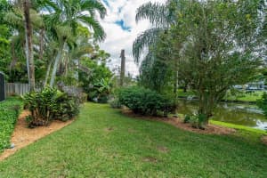 162 MARTIN CIRCLE, ROYAL PALM BEACH, FL 33411 Sold 12/04/23