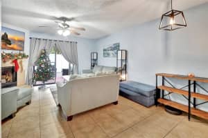 125 HIDDEN ARBOR COURT, SANFORD, FL 32773 Sold 05/08/24