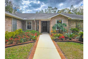 1995 SPRUCE CREEK CIRCLE, PORT ORANGE, FL 32128 Sold 08/28/24