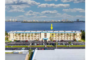 3131 RIDGEWOOD AVENUE, SOUTH DAYTONA, FL 32119 Sold 08/05/24