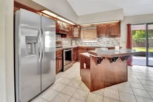 30 POINSETTIA DRIVE, DELAND, FL 32724 Sold 09/26/24
