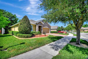 605 CHAMPIONS GATE, DELAND, FL 32724 - MLS#MFRV4935536