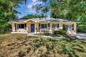 13 UNIVERSITY CIRCLE, DELAND, FL 32724 Sold 01/31/25