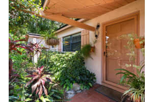2065 LA VALLEY LANE, DELAND, FL 32720 Sold 10/23/24