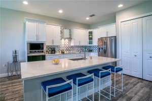16935 LAKEVIEW AVENUE, UMATILLA, FL 32784 Sold 01/14/25