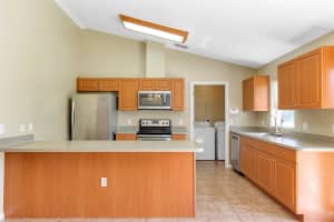 1025 8TH AVENUE, DELAND, FL 32724 Sold 02/06/25