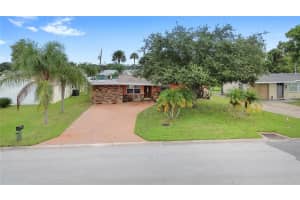 1661 GOLFVIEW BOULEVARD, SOUTH DAYTONA, FL 32119 Sold 10/30/24