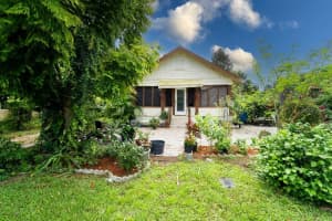 1006 TALTON AVENUE, DELAND, FL 32720 Sold 01/17/25
