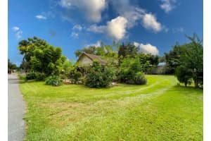 1006 TALTON AVENUE, DELAND, FL 32720 Sold 01/17/25