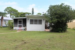 5235 ORANGE AVENUE, PORT ORANGE, FL 32127 Sold 11/26/24
