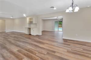 900 CRESCENT PARKWAY, DELAND, FL 32724 Sold 05/22/25