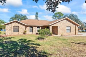 2332 Salem Dr, DELTONA