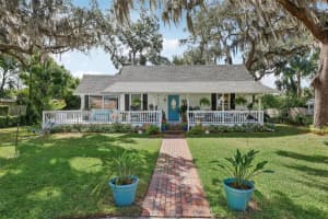 330 COLLEGE COURT, DELAND, FL 32720 Sold 01/29/25