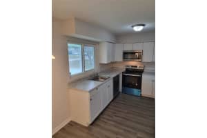 525 ROBERTS STREET, ORANGE CITY, FL 32763 Sold 08/28/25