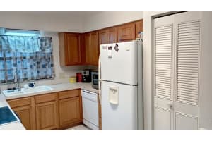 690 SPARKMAN AVENUE, ORANGE CITY, FL 32763 Sold 02/18/25
