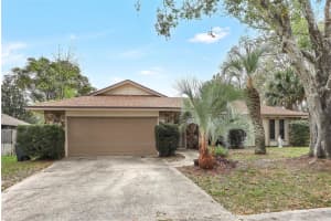1651 Kenlyn Dr, LONGWOOD