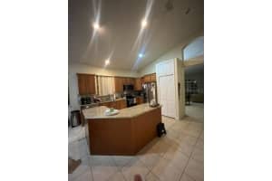 2238 WINDCREST LAKE CIRCLE, ORLANDO, FL 32824 - MLS#MFRV4941282