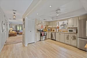542 BELLTOWER AVENUE, DELTONA, FL 32725 Sold 05/01/25