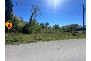 2548 LAKE DRIVE, DELAND, FL 32724 - MLS#MFRV4941337