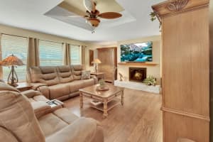 435 OAK AVENUE, ORANGE CITY, FL 32763 Sold 04/30/25