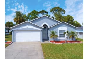 209 Oak Branch Dr, EDGEWATER