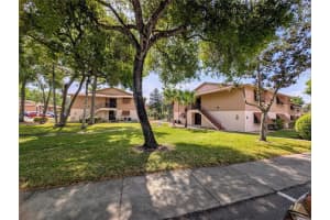 190 Hickory Woods Ct #15c, DELTONA