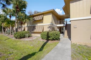 120 Hibiscus Woods Ct #2a, DELTONA