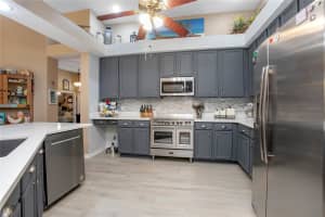 484 LANARKSHIRE PLACE, APOPKA, FL 32712 Sold 05/15/25