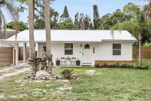104 Hester Ave, NEW SMYRNA BEACH