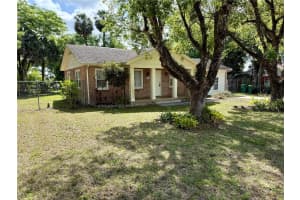 111 DELAWARE AVENUE, DELAND, FL 32720 Sold 09/16/25