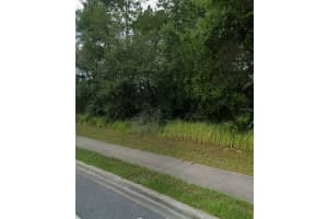 825 FORT SMITH BOULEVARD, DELTONA, FL 32738 - MLS#MFRV4942659