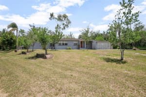 45 UNIVERSITY CIRCLE, DELAND, FL 32724 - MLS#MFRV4942901