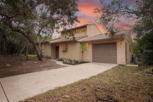 241 Bayou Vista St, DEBARY