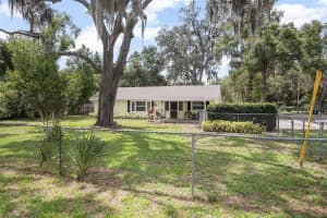 1402 E Voorhis Ave, DELAND