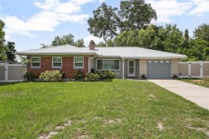 502 W Hogle Ave, DELAND
