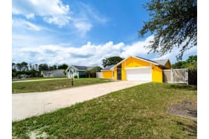 942 WILMINGTON DRIVE, DELTONA, FL 32725 - MLS#MFRV4943521