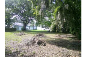 230 CHANDLER AVENUE, DELAND, FL 32724 Sold 08/07/25